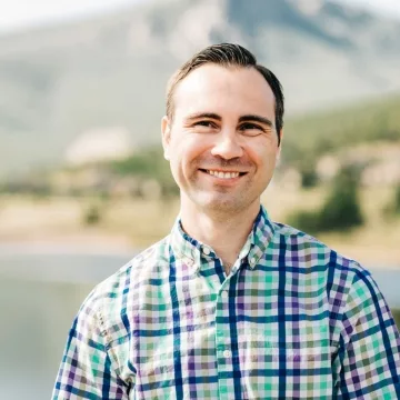 Headshot Image of Denver Murder Mystery Entertainer Brandon Price