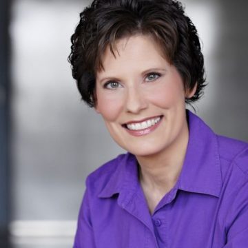 Headshot Image of Des Moines Murder Mystery Entertainer Carol Palmer