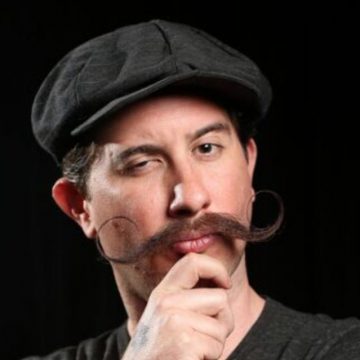 Headshot Image of St. Louis Murder Mystery Entertainer Chris Powers
