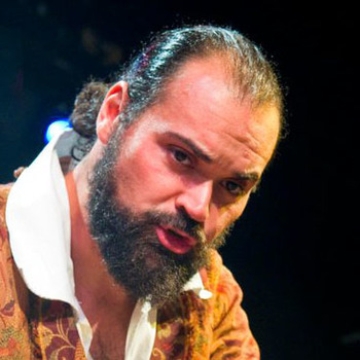 Headshot Image of Cape Cod Murder Mystery Entertainer Christopher Schultz