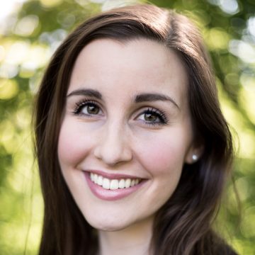 Headshot Image of Minneapolis Murder Mystery Entertainer Jessica Arend