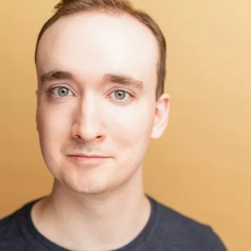Headshot Image of New York Murder Mystery Entertainer Mark Young