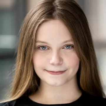 Headshot Image of St. Louis Murder Mystery Entertainer Sarah Lantsberger