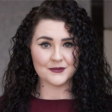 Headshot image of Atlanta Murder Mystery Entertainer Savannah Bauer