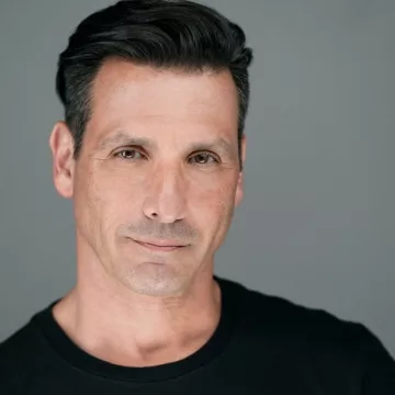 Headshot Image of Boston Murder Mystery Entertainer Todd Coolidge